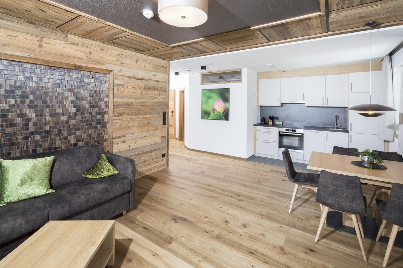 One-Bedroom Apartment,666069696:JPEG